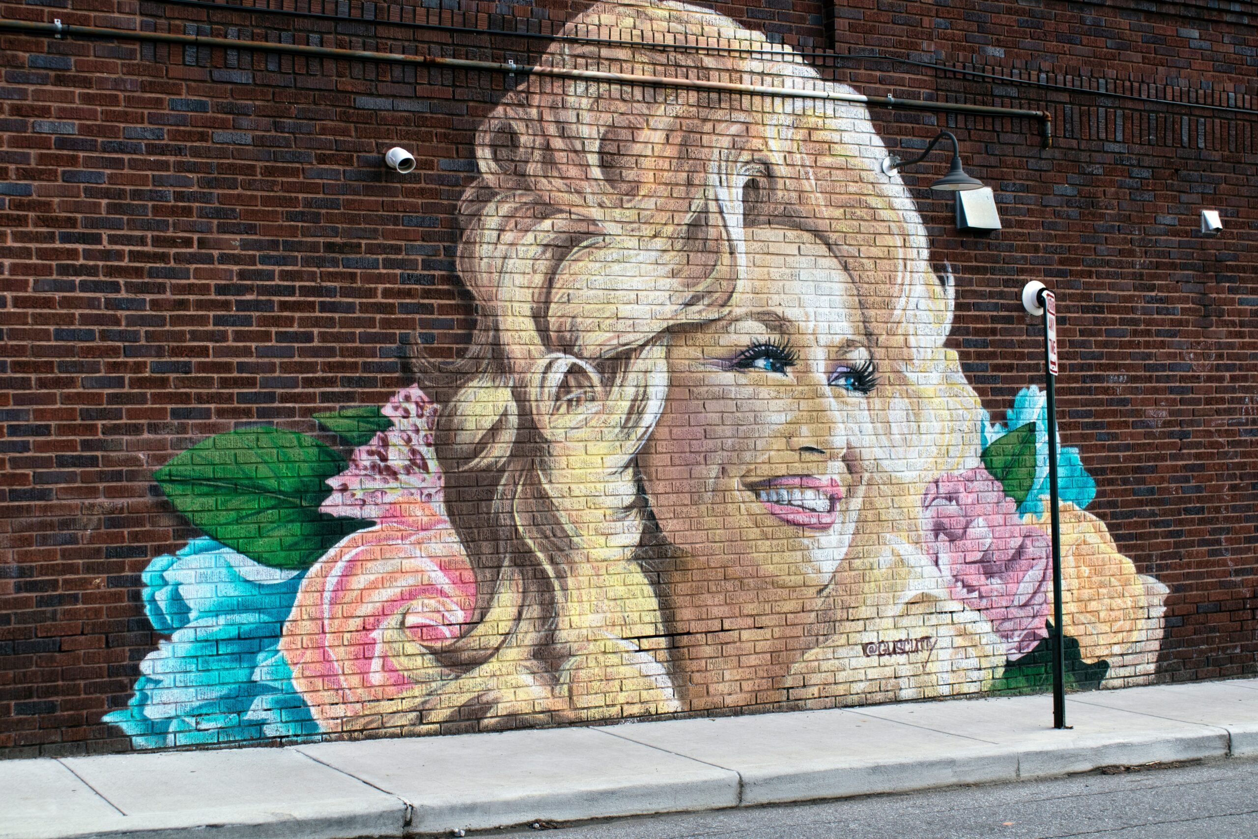 Dolly Parton Graffiti